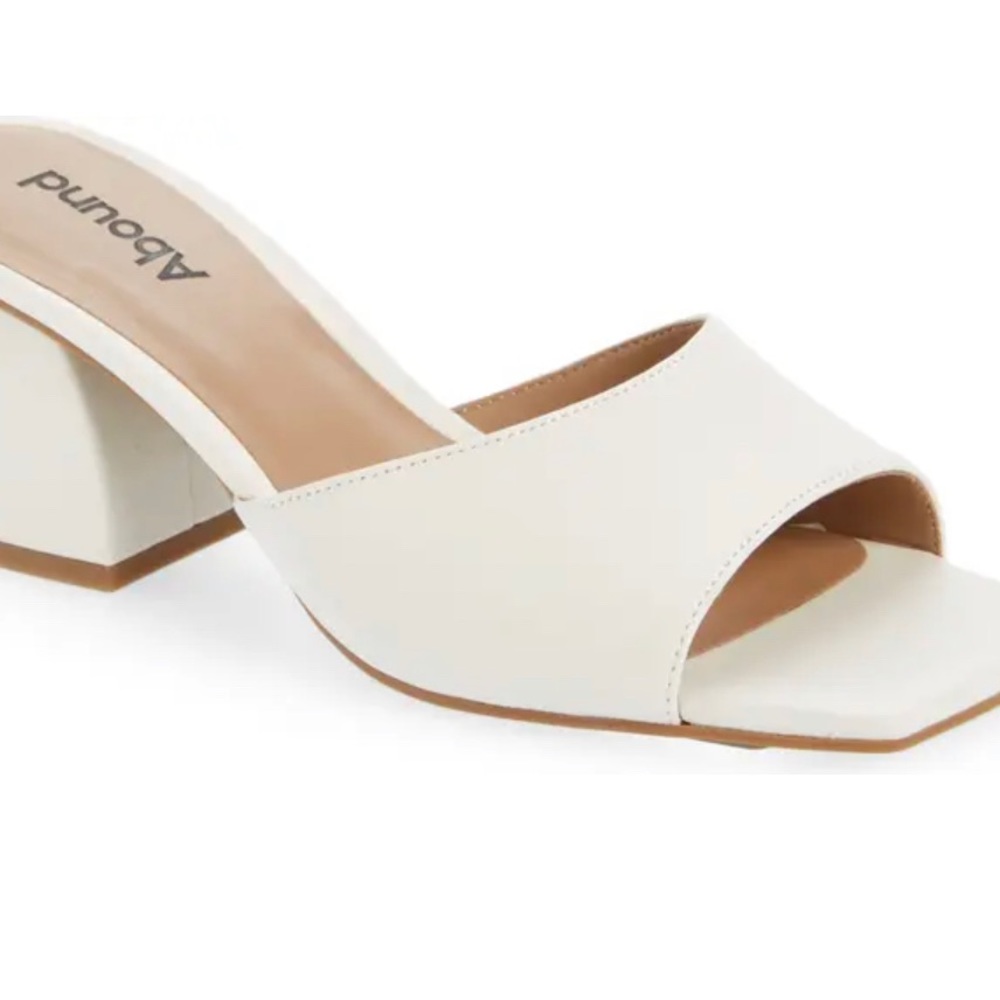 Erica Clear Strap Sandal Ivory White Block Heel Women’s Size 10